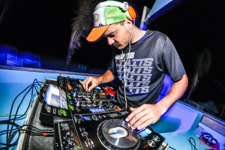 Dj
